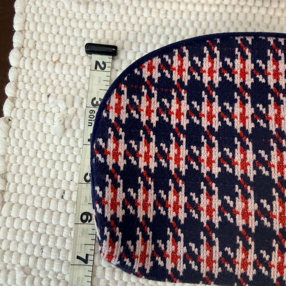 Houndstooth Patterned Pouch - Picture 4 of 5